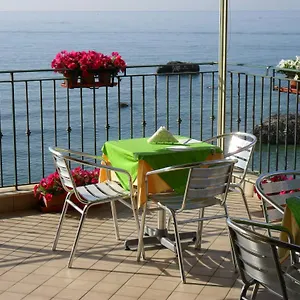 bb-miramare-giardini-naxos.sicilyhotelsitaly.net/