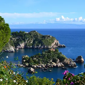 charming-place-taormina.sicilyhotelsitaly.net/